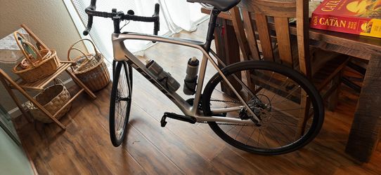 2022 Trek Émonda SL5 Disc (58cm) – Carbon – Excellent Condition – Less Than 500 Miles