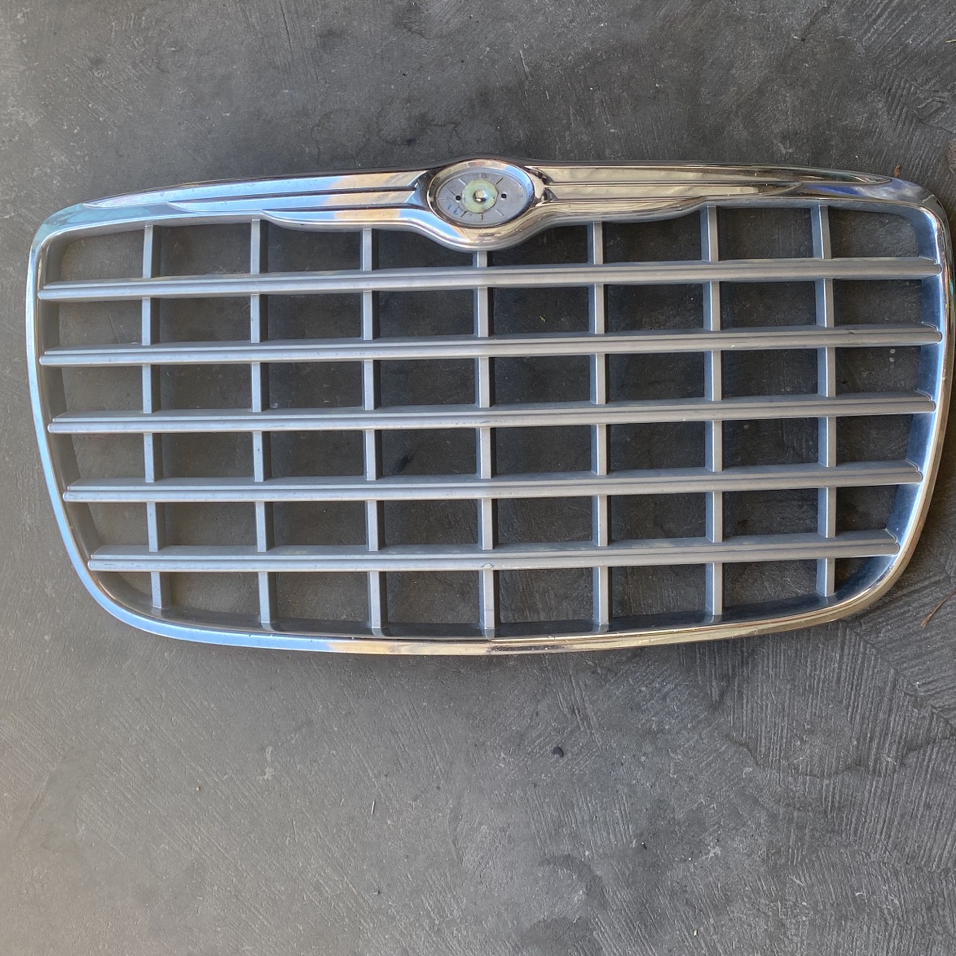 Grill For A 2013 Chrysler 300