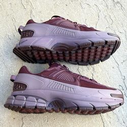 New Nike Zoom Vomero roam burgundy crush shoes Women’s 10.5, Men’s 9
