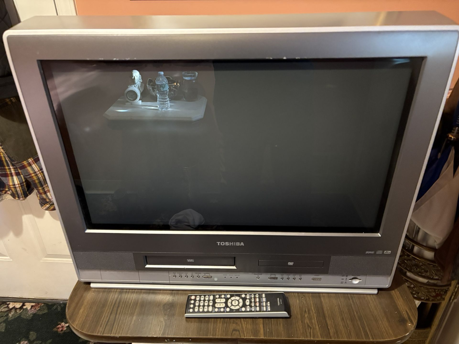 Toshiba All In One 26” VHS and DVD.   TV