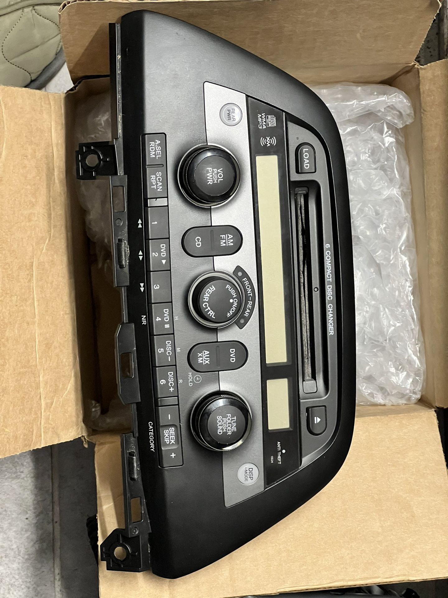 Honda Odyssey OEM Radio