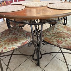 Breakfast table and 4 chairs