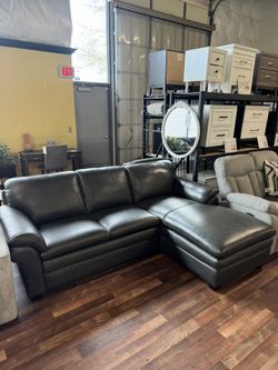 Exton Leather 2pc Sectional