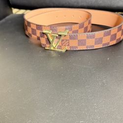 Louis Vuittòn Belt  NEGOTIABLE