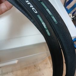 2-Vittoria 700x25 $10 FIRM 