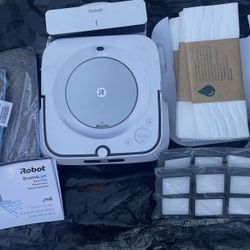 iRobot Braava Jet m6 Ultimate Robot Mop White Bundle w Pads Filters