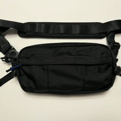 tomtoc 5.5L Black Sling Bag