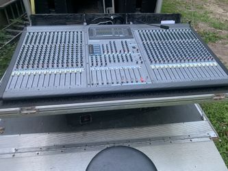Yamaha MC-3212 monitor mixing console