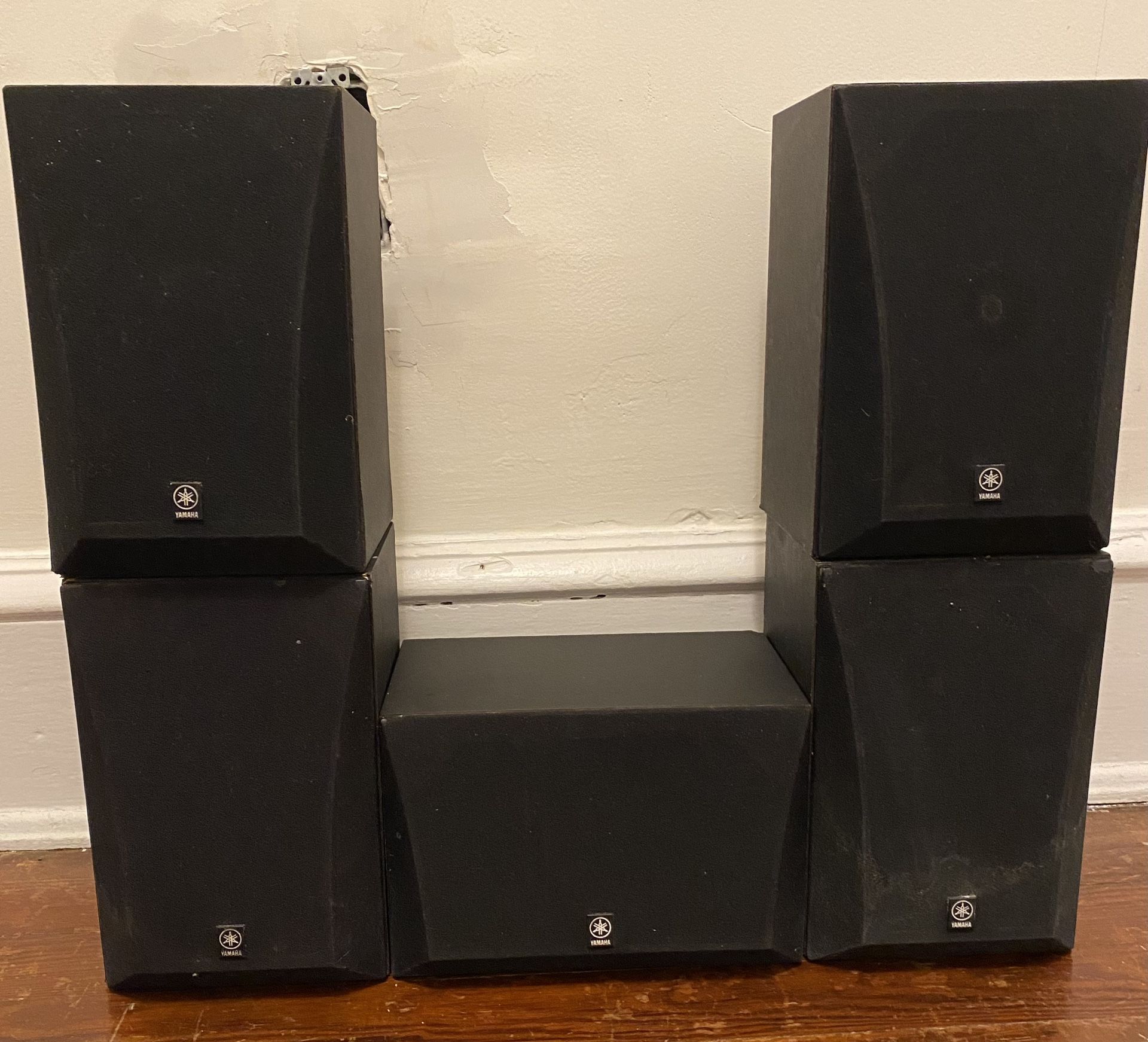 Yamaha NS-A16 Surround Sound Speakers Set
