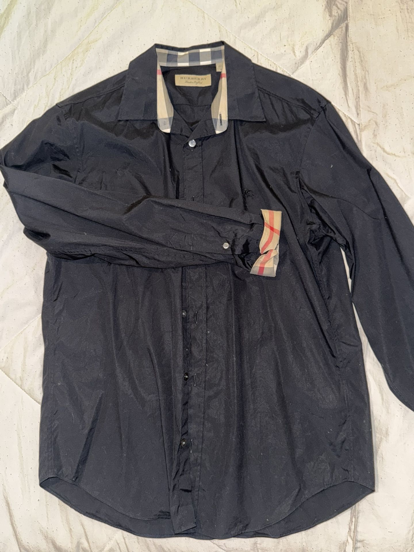 BURBERRY BUTTON UP