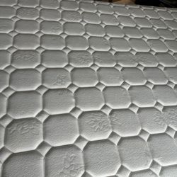 New Mattress - Queen - 8 Inch High