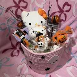 hello kitty spooky basket 