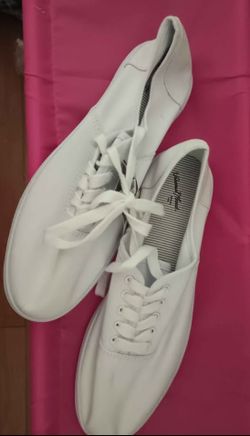 Size 10 White canvas tennis Shoes NWT