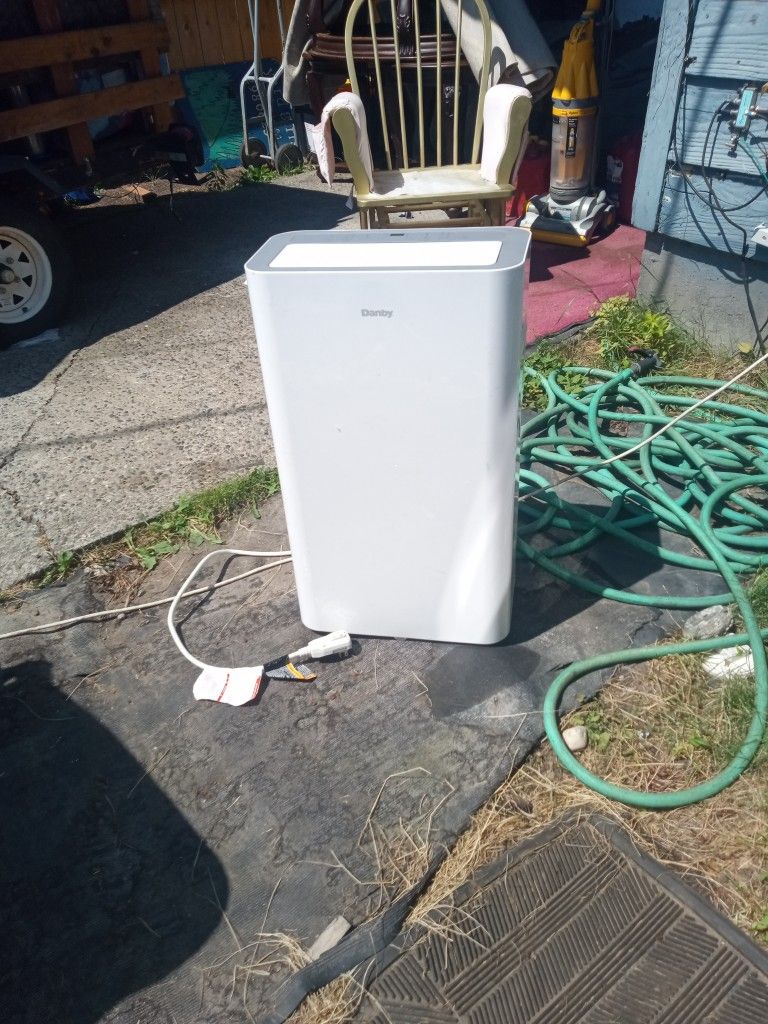Danby 12000 Btu Portable. Ac Unit Like New