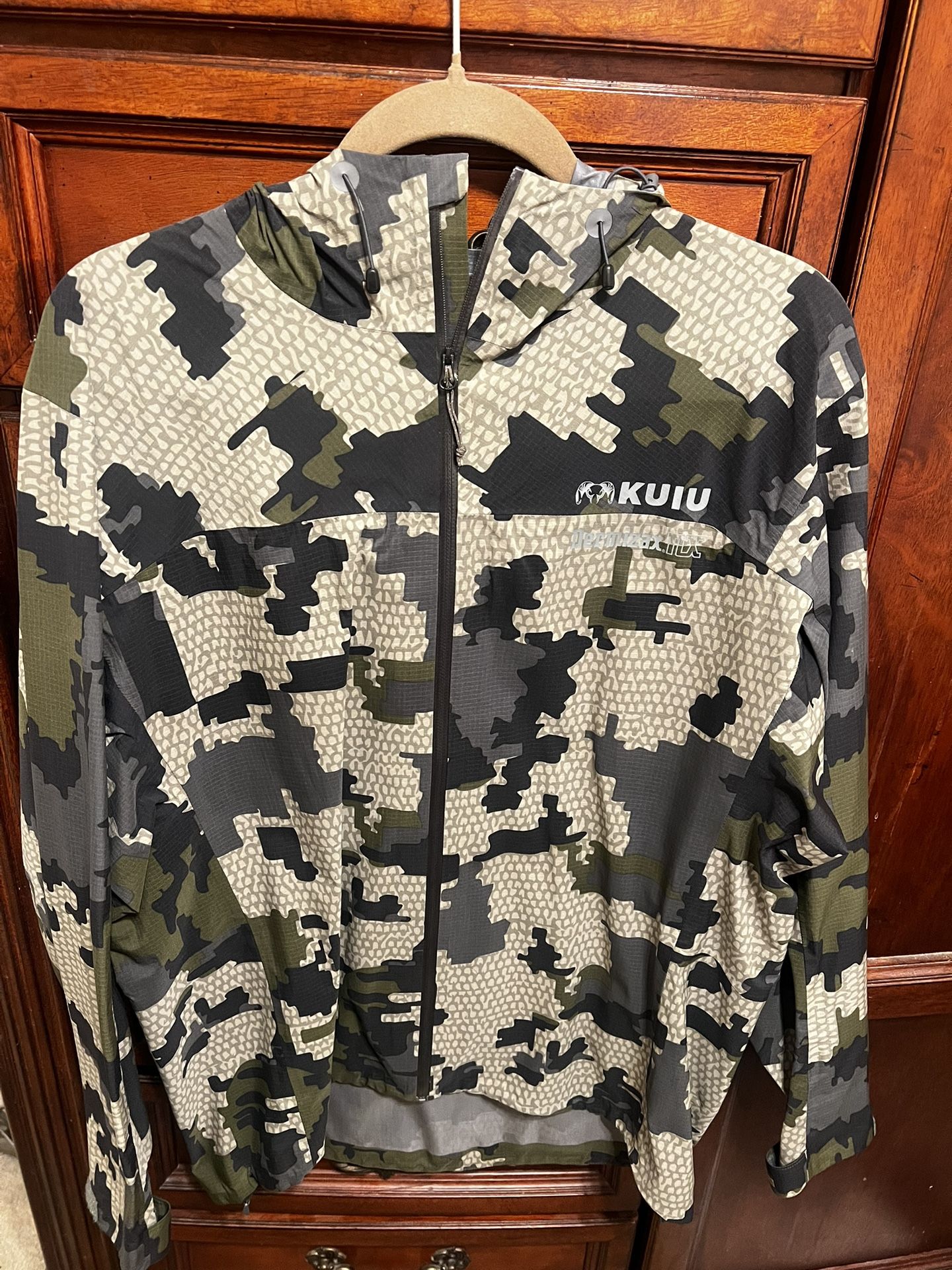 Kuiu Rain Jacket Medium