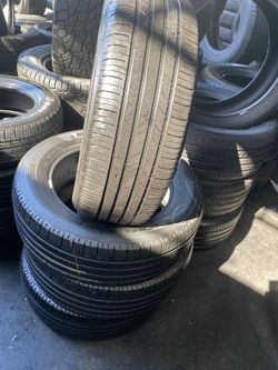 SET MICHELIN 225/60/18 GOOD USED $220 INCLUDE PROFESIONAL INSTALLATION AND TAX