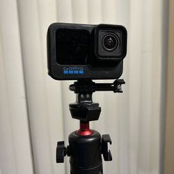 GoPro 11 w/ HUGE Bundle