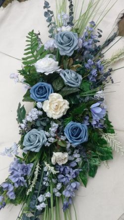 Artificial Flowers Arrangement