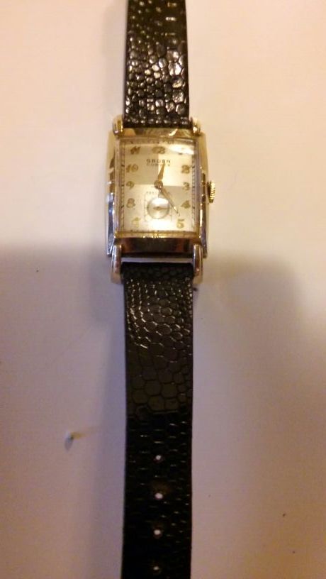 RARE Antique 1940's Swiss 10kt CURVEX Precision Watch
