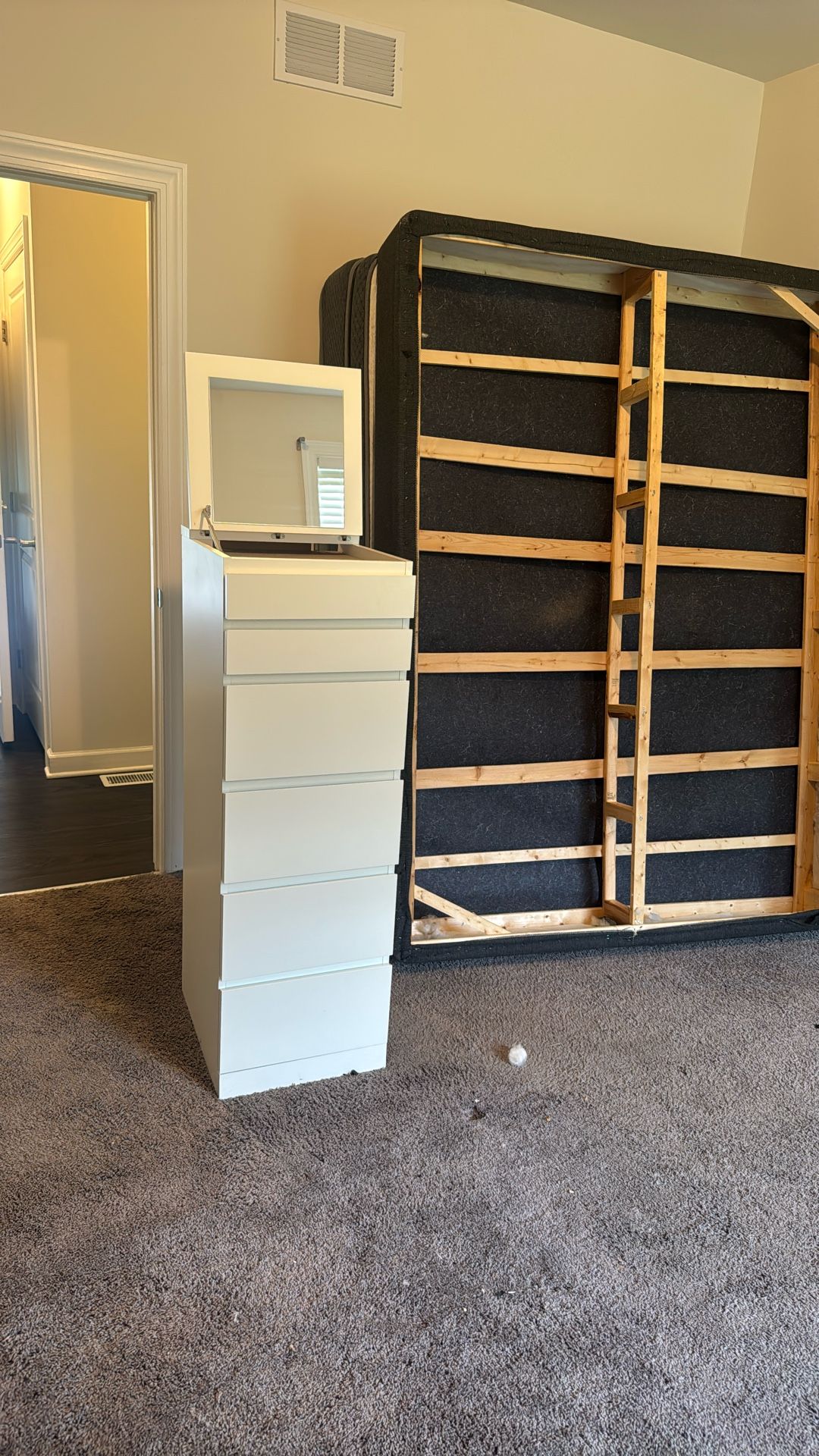 Mirror / 6 Cabinet
