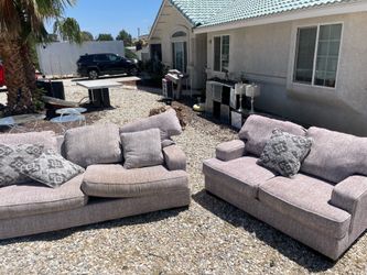 2pc couch set