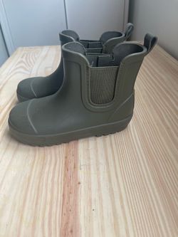 Boys rain boots