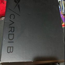 Reebok Classic Leather Cardi B- Women Size 7 $40