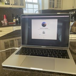 2016/17 MacBook Pro 13 Inch 2Ghz i5 8GB 256GB SSD Like new