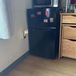 Refrigerator/ Mini Fridge Hisense