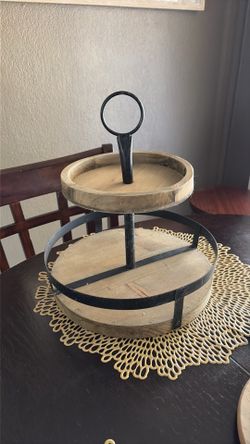 2 tier tray/stand