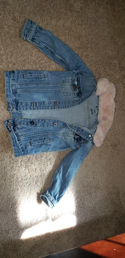 Size xs Art Class "Embrace Your Inner" graphic girl's denim jacket w/ fur collar