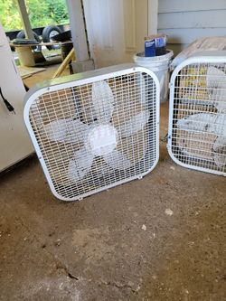 Two Holmes and two Lesko Floor Fans