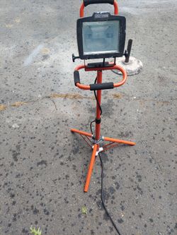 Craftsman work light adjustable height