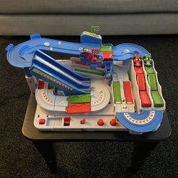 MARIO KART RACETRACK