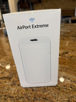 Apple AirPort Extreme - Hardly Used