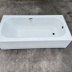 Bootz Industries Aloha 60 in. x 30 in. Alcove Soaking Bathtub with Right Drain in White