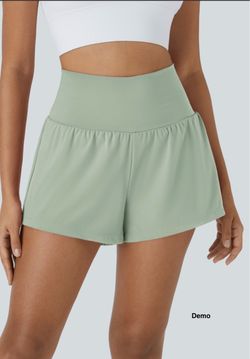 Halara SoftlyZero™ Airy Super High Waisted 2-in-1 InstantCool Yoga Shorts with Pockets (Large) - Light Bean Green