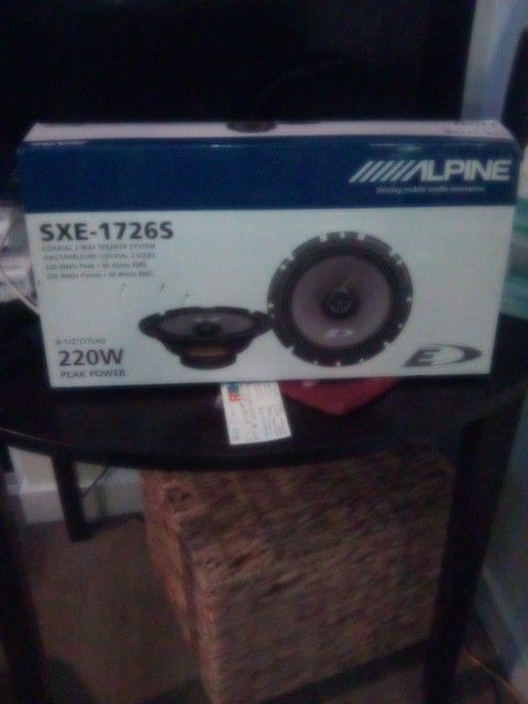 Alpine 6 1/2 220W Speakers