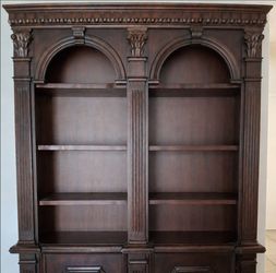🚨Large Picture Shelf🚨 Offers around 180$