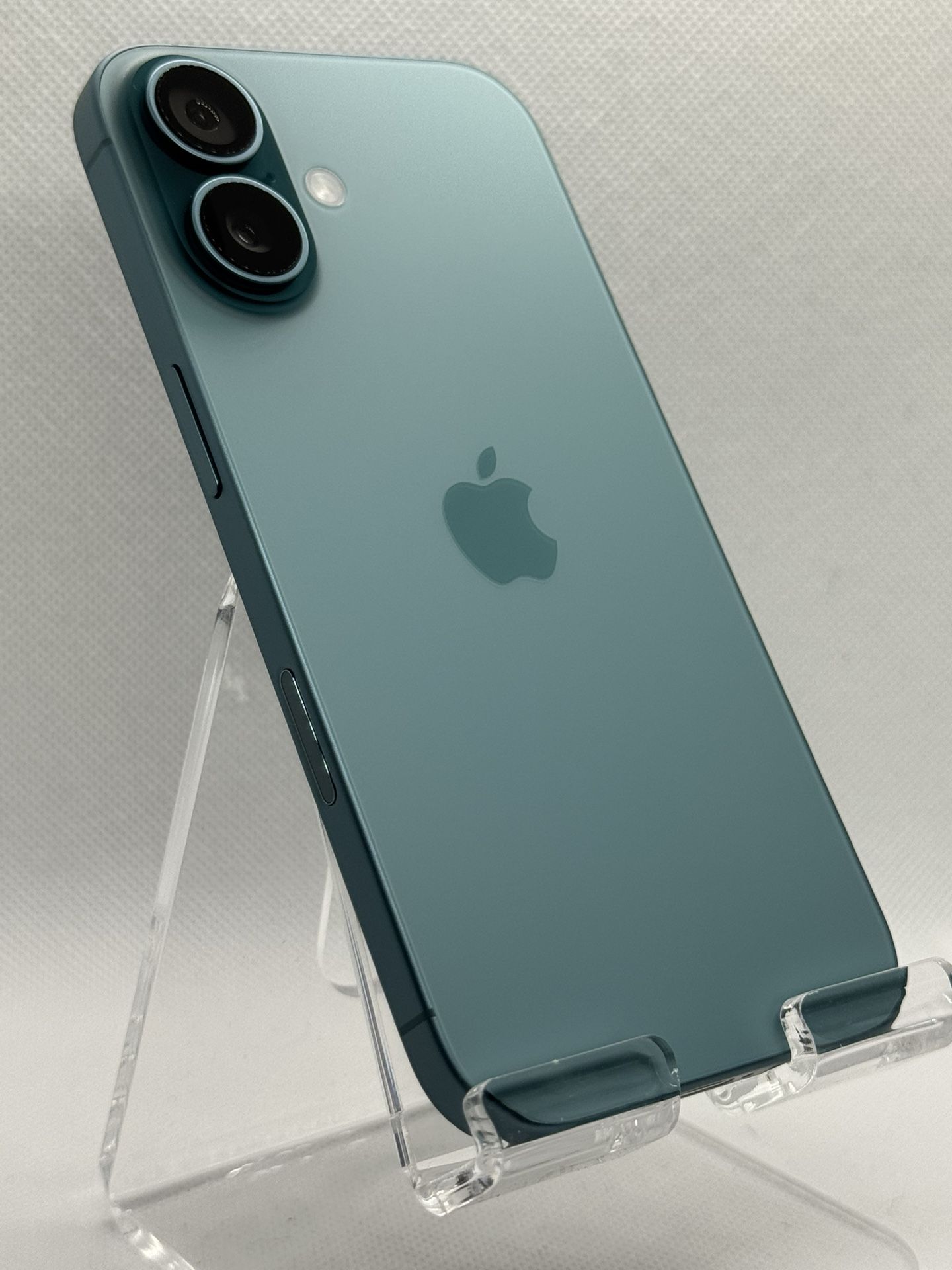 UNLOCKED IPHONE 16 128GB