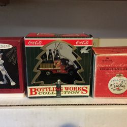 Bugs Bunny and other Christmas ornaments.