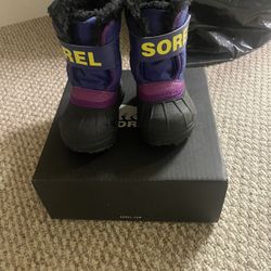 Toddler size 5 sorel snow boots purple, Yellow and black