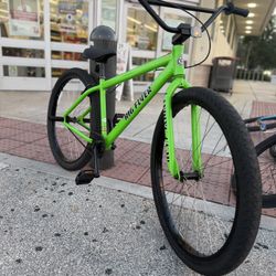 Se. Bike Like New