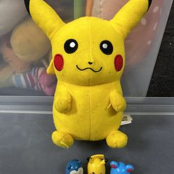 Pokémon Plush And Figurines 