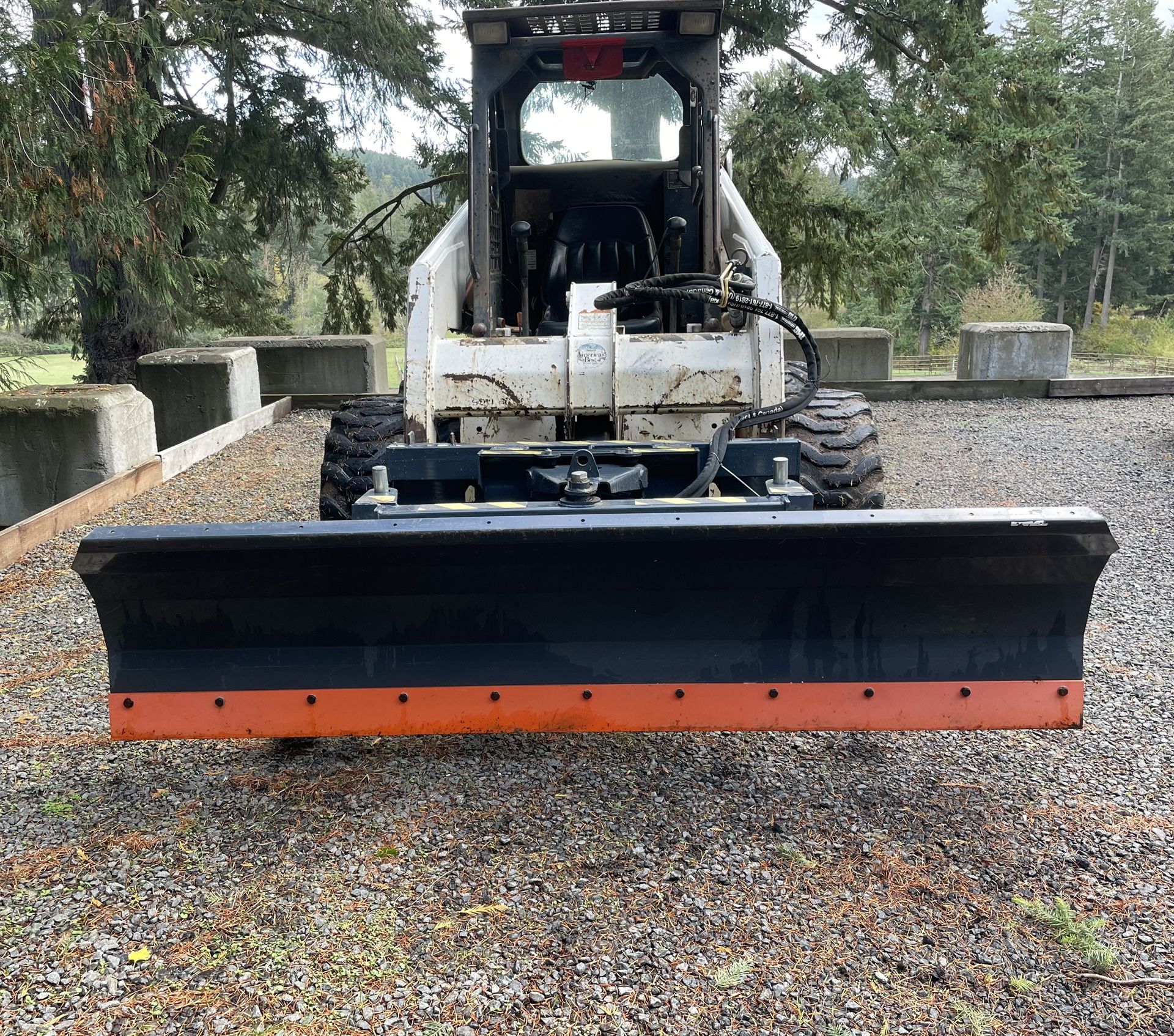 Skidsteer / Tractor - Dozer Blade