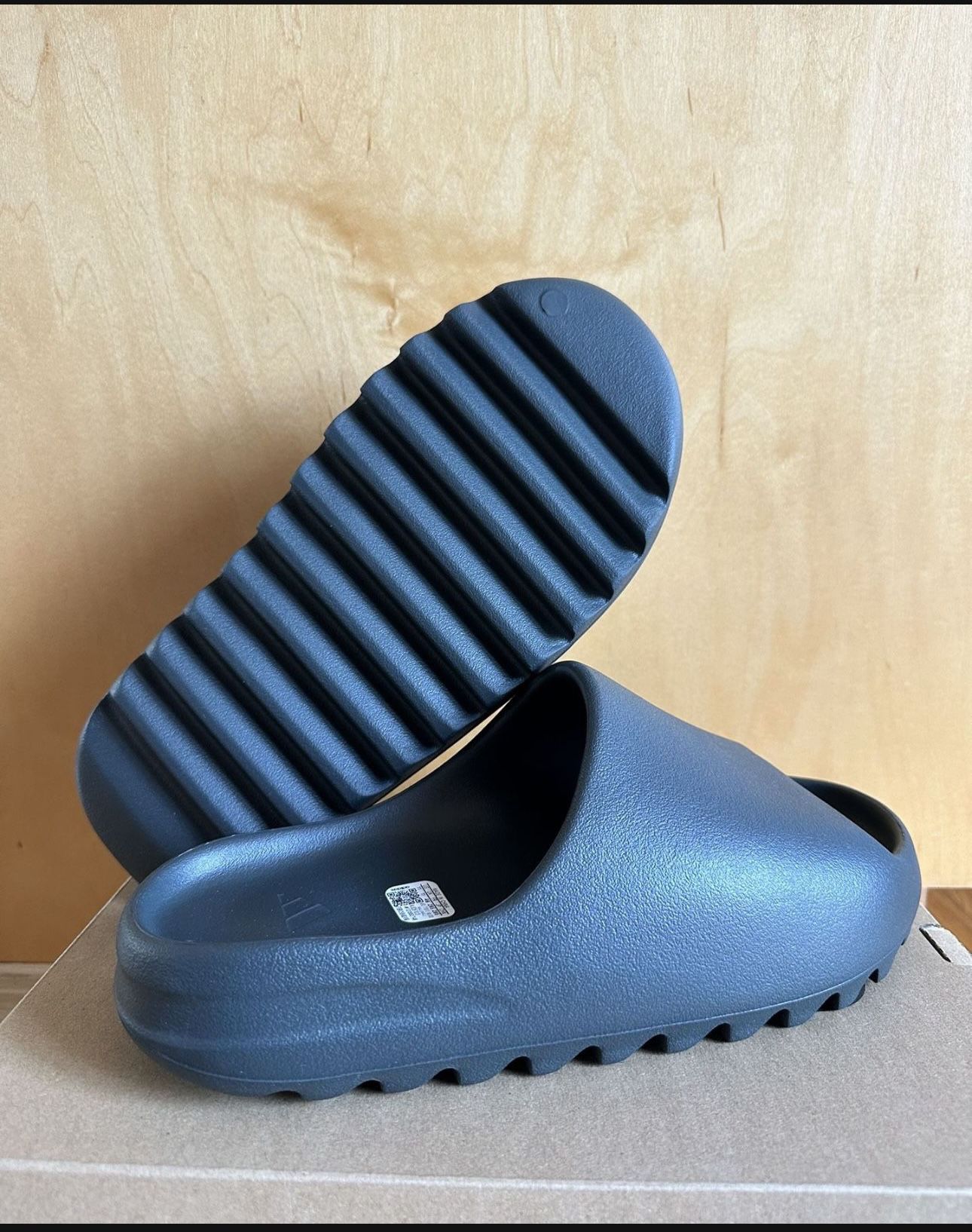 Adidas Yeezy Slide Dark Onyx Size 11 ID5103 Brand New
