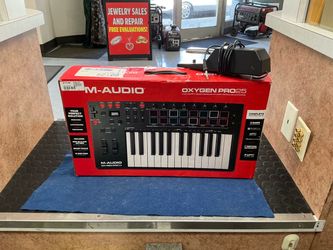 M-Audio Oxygen Pro 25 MIDI Keyboard