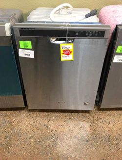 Brand New Whirlpool Dishwasher (Model:WDF520PADM) C3