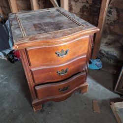 Vintage 3 drawer Dresser 