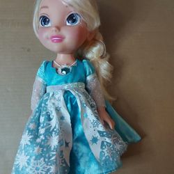 Princess Elsa FROZEN Singing Doll
